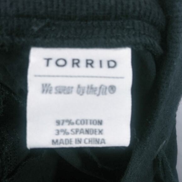 TORRID BLACK STRETCH POPLIN RUCHED CROP PANTS CASUAL ATHLETIC SIZE 10 - Picture 6 of 7
